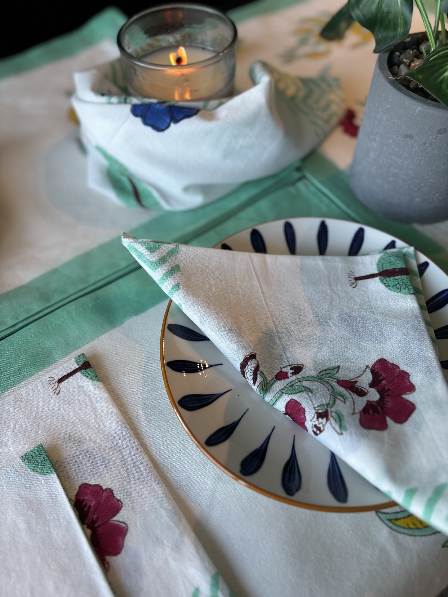 White & Green Block Printed Placemats Napkins Set