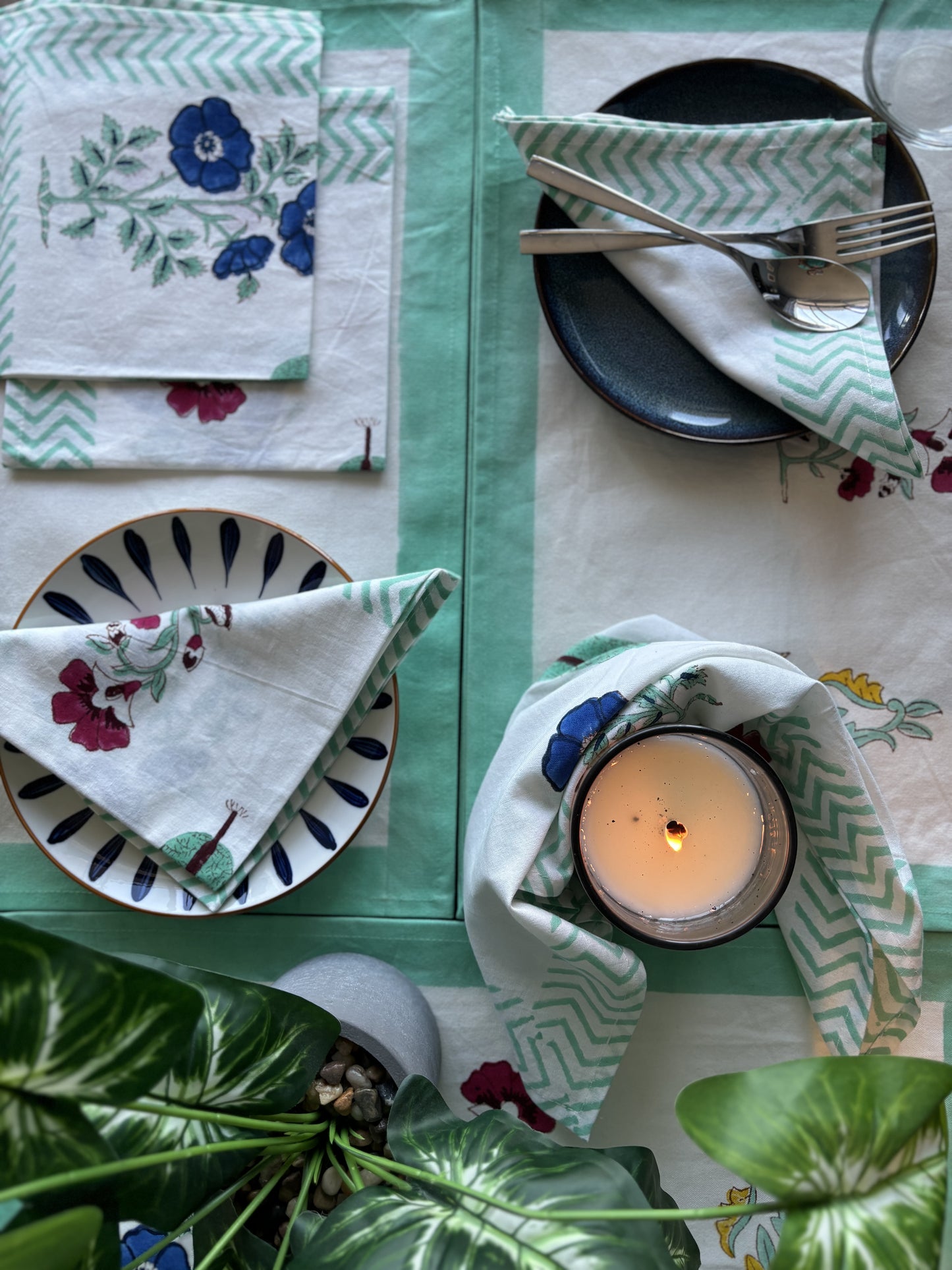 White & Green Block Printed Placemats Napkins Set