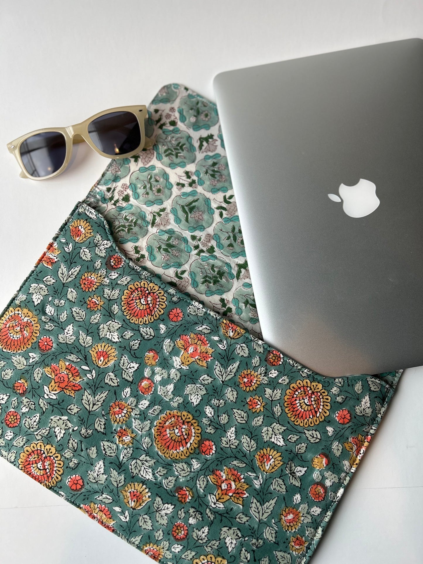 Printed MacBook sleeve/ cover